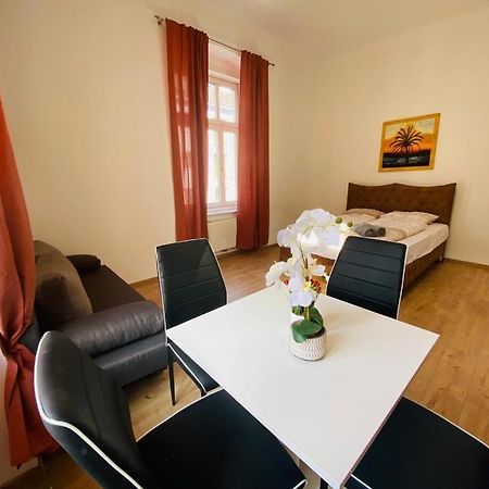Deluxe Quad Room Dw Wiedeń Zewnętrze zdjęcie