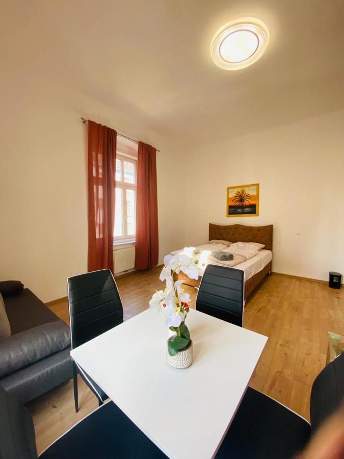 Deluxe Quad Room Dw Wiedeń Zewnętrze zdjęcie